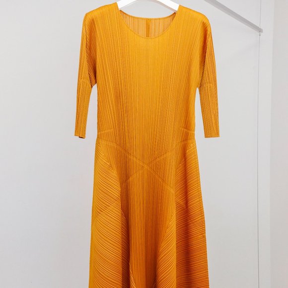 Issey Miyake Dresses & Skirts - !!SOLD!! Pleats Please Issey Miyake Long Sleeve Dress